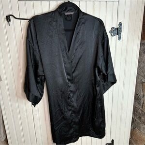 Victoria’s Secret Black Satin Robe Slip size XS / S